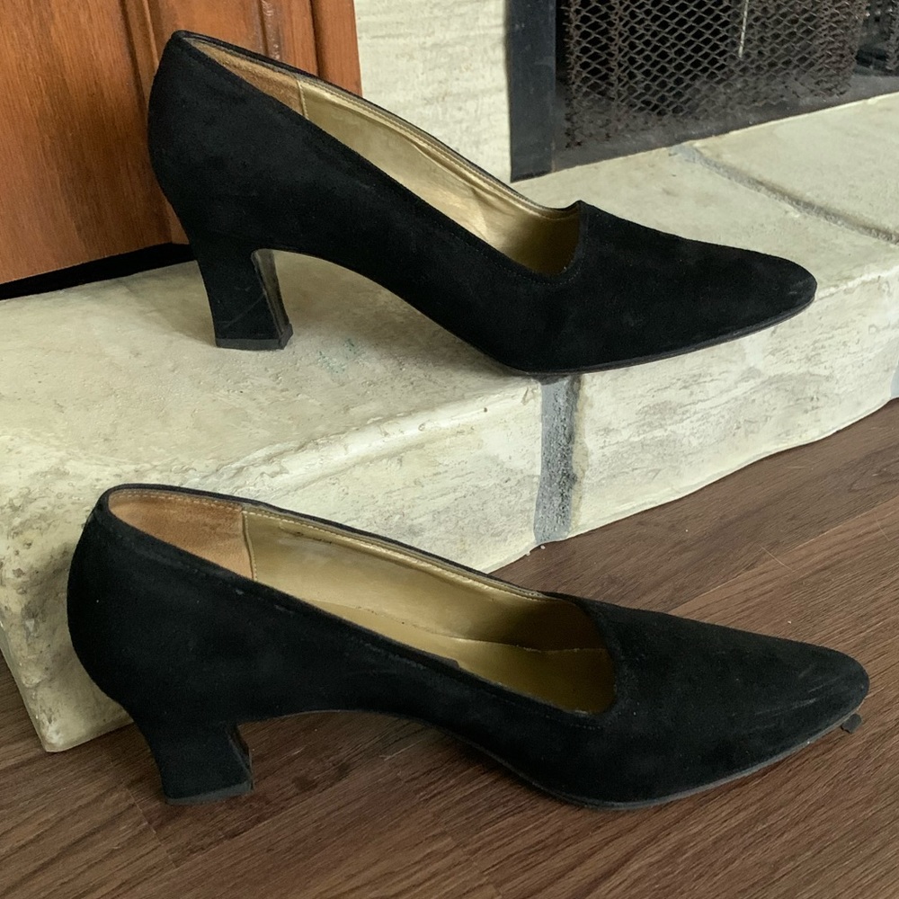 Sesto Meucci Black Suade 2.25” Heel Size 7 EUC
